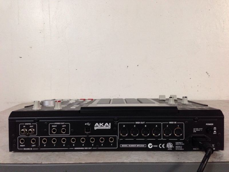 Akai Professional MPC2500 Music Production Center