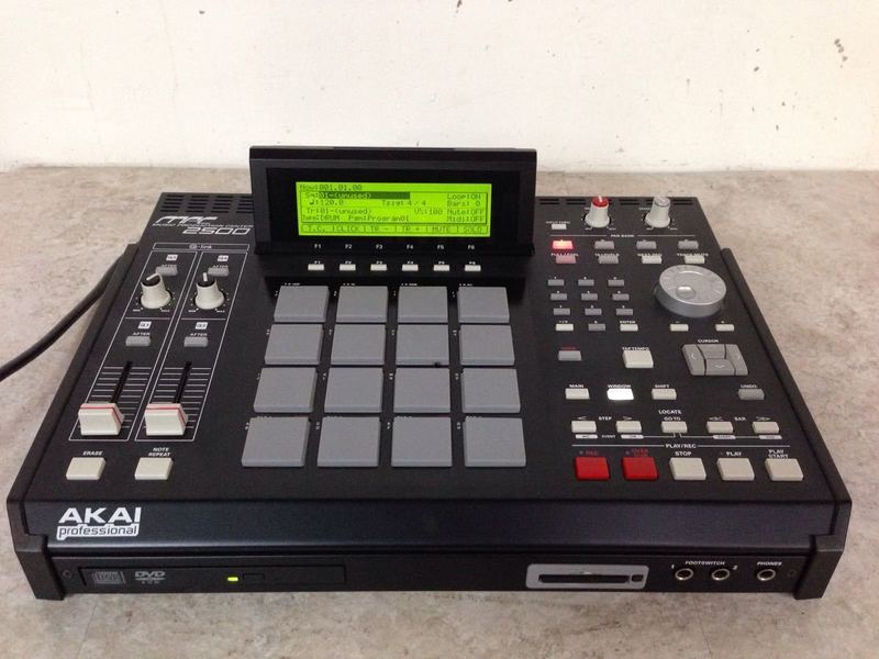 Akai Professional MPC2500 Music Production Center