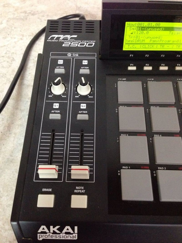 Akai Professional MPC2500 Music Production Center