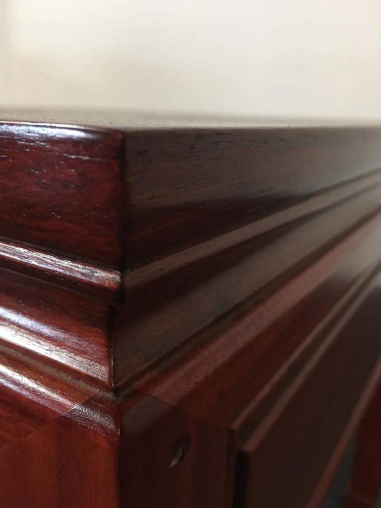 3. Close-up of the rich, glossy rosewood finish and detailed edge of the Reperch end table.