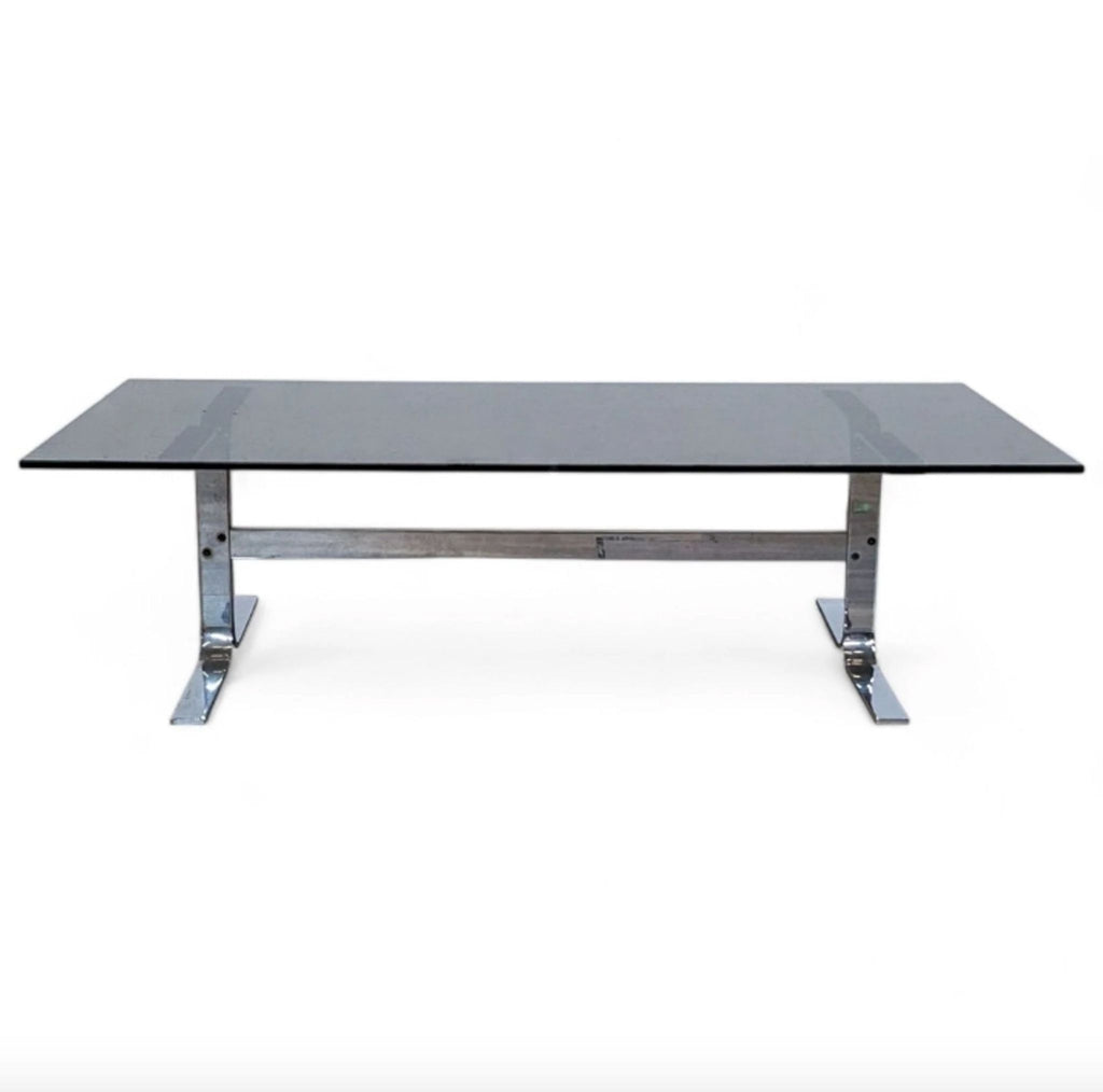 the [ unused0 ] dining table