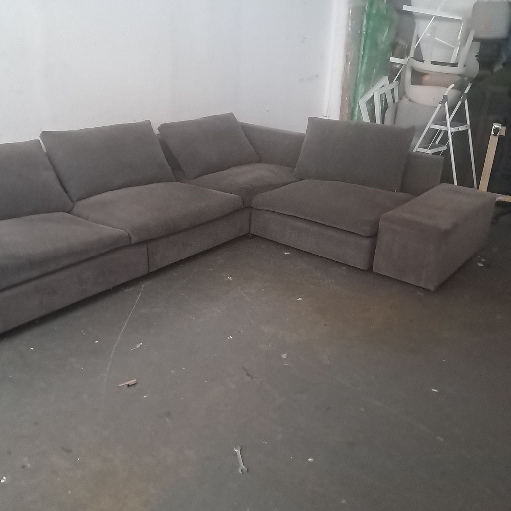Eilersen Modern Gray Sectional Sofa