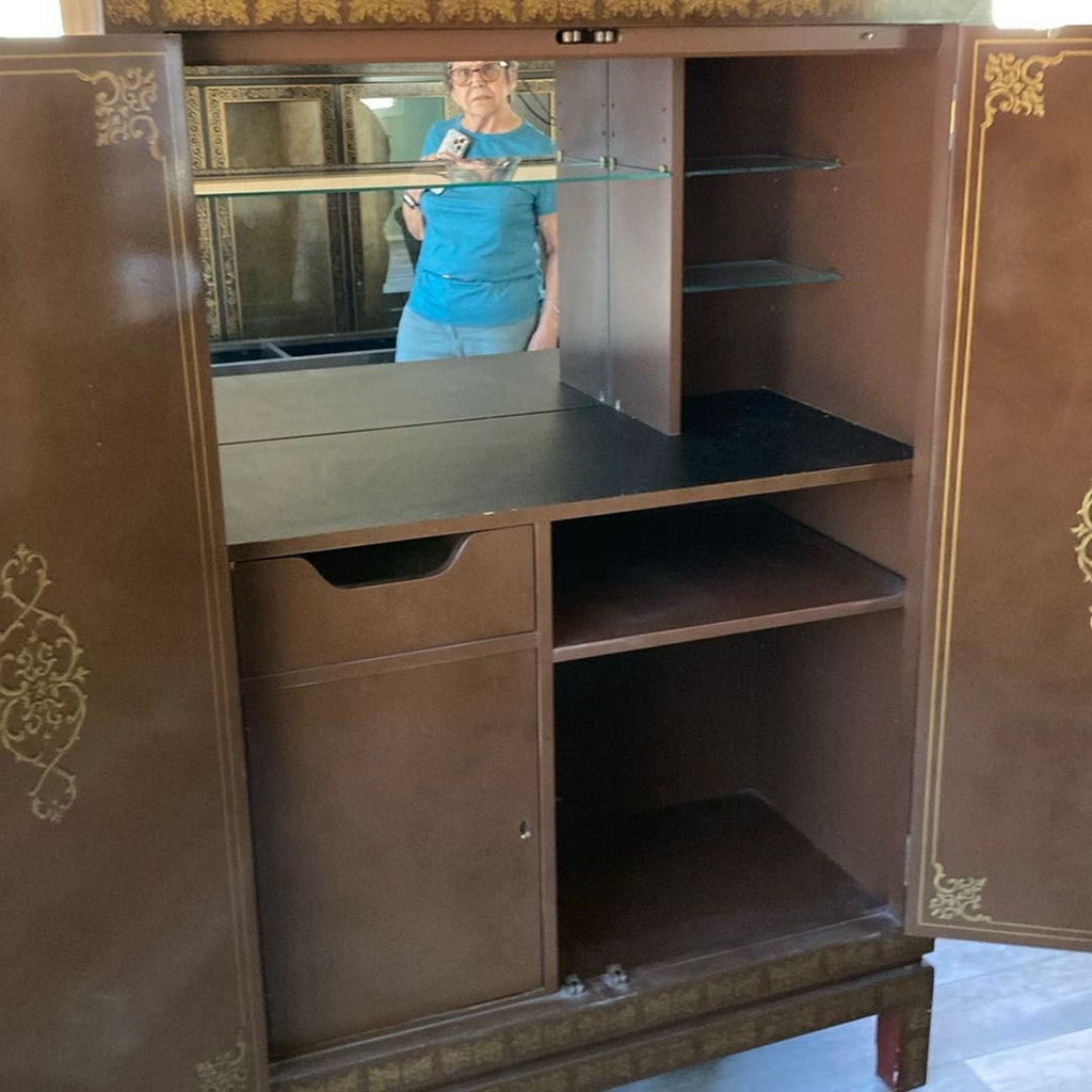 Vintage Drexel Heritage Illuminated Chinoiserie Cabinet With Mirrored Back