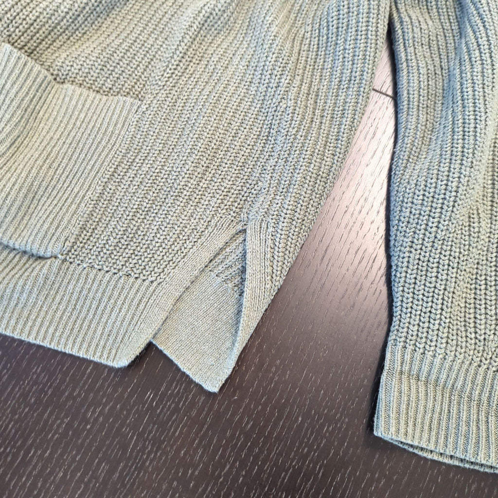 Gap Sweater - Size L