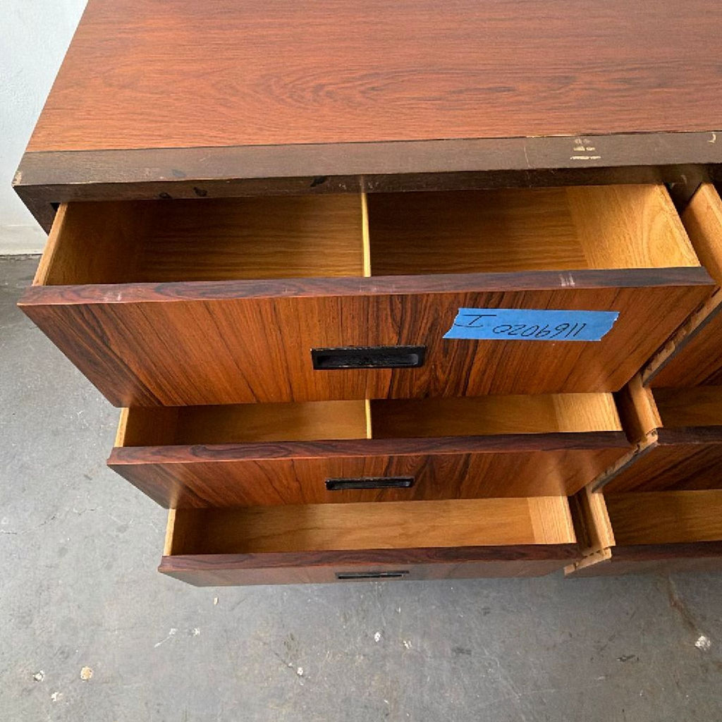 Harvey Probber Mid-Century Modern Sideboard & Credenza with Nine Drawers