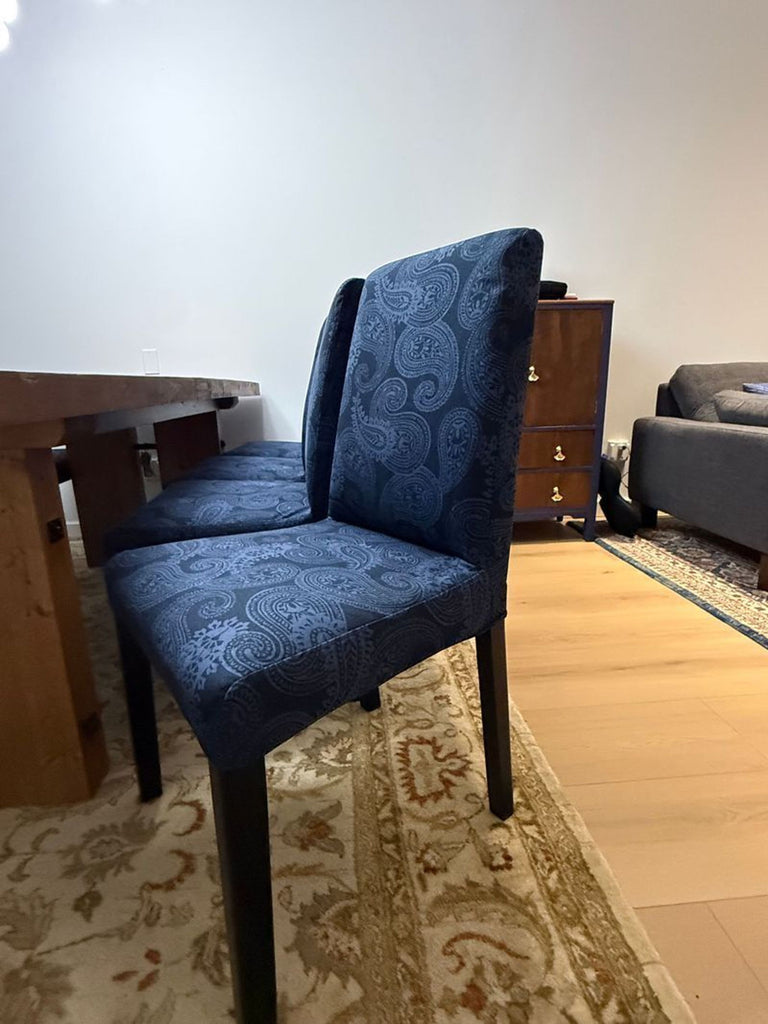 84" Pottery Barn Table, with a 16" leaf, seats 8.

8 Ikea high back dining chairs, slipcovers can be changed.
84" Pottery Barn Table, with a 16" leaf, seats 8.

8 Ikea high back dining chairs, slipcovers can be changed.
84" Pottery Barn Table, with a