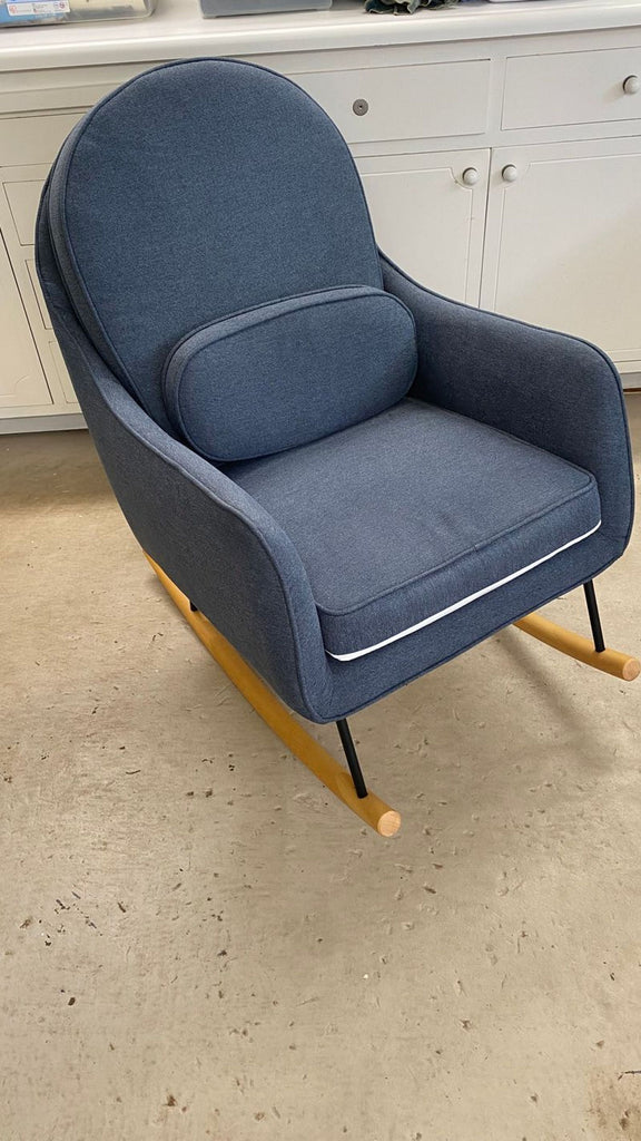 Delta Children rocking chair for new mothers, unused, in excellent condition.