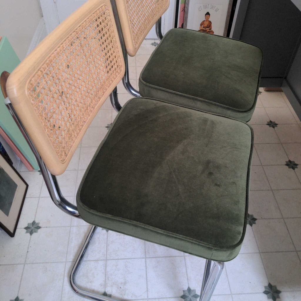 1069633