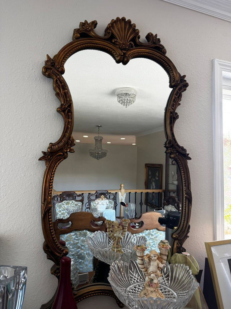 Certainly! However, it appears that you haven't provided the images or a full description for the item. Without seeing the images or knowing the unique characteristics of the mirror in question, I can only offer general examples. Please upload the images or provide the detailed description for more accurate and tailored alt texts.
