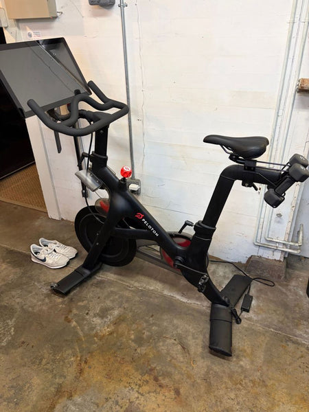 Certainly! However, it seems the image or its detailed description isn't included in your message—only the item’s category is mentioned: Gym Equipment. If you can share more details, like the appearance, type, or features of the equipment, I can make the alt texts more accurate. For now, here are three generic examples based on typical gym equipment: