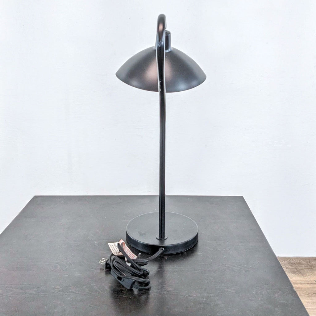 Safavieh Giselle Modern Lamp