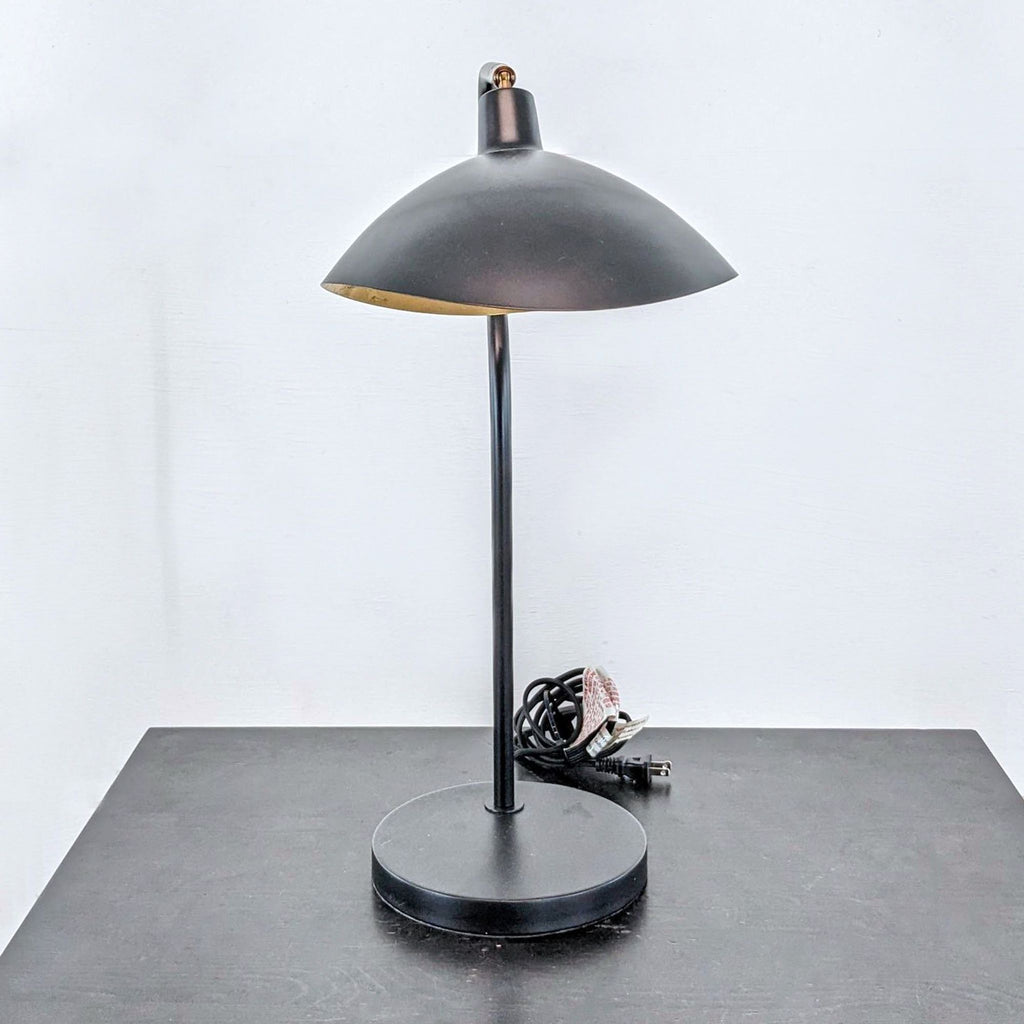 Safavieh Giselle Modern Lamp