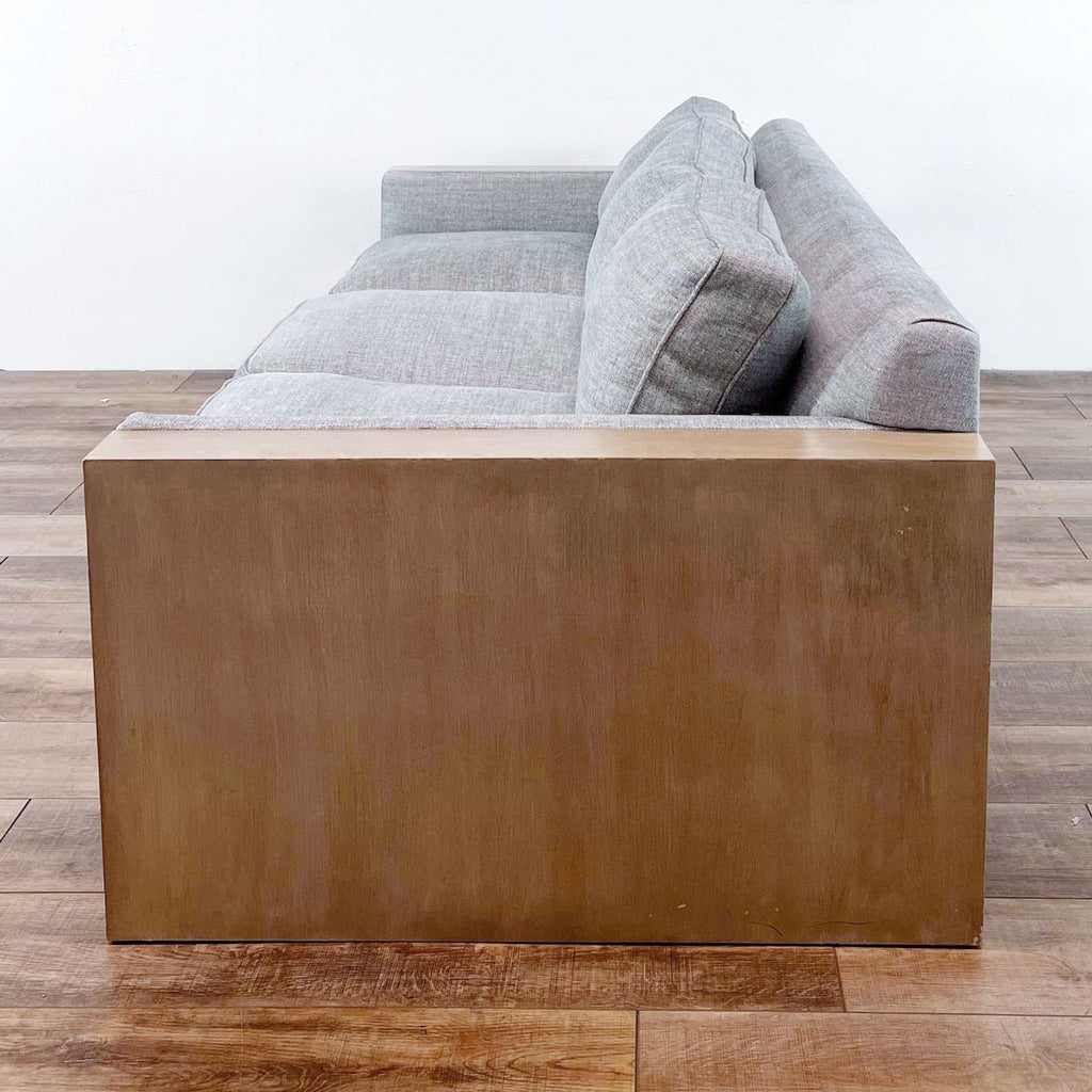 a modern sofa with a modern design in the style of [ unused0 ]