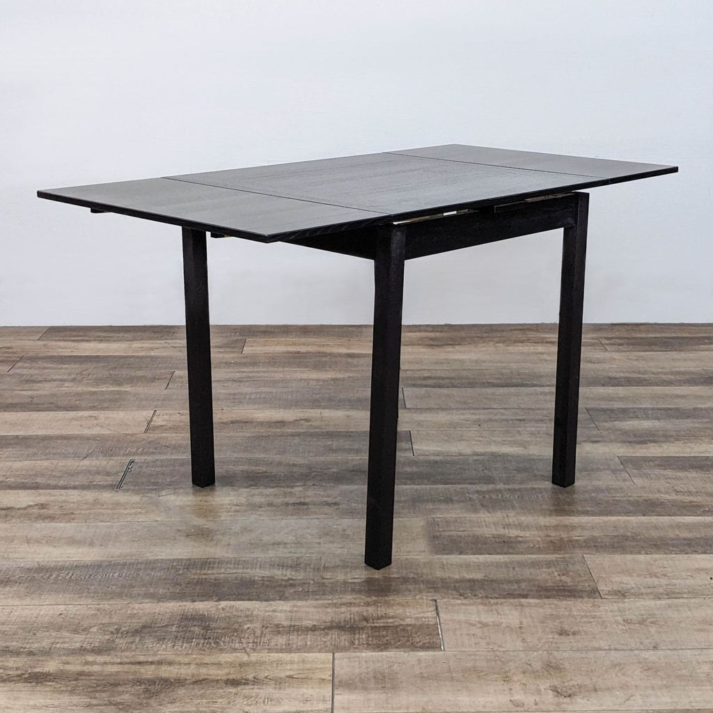 Hammer Furniture Dinex E tension Table