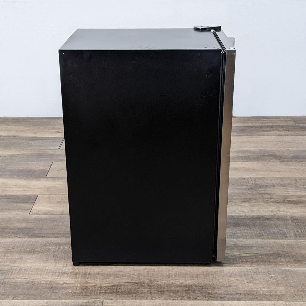 Danby Wind Fridge DWC283BLS -1