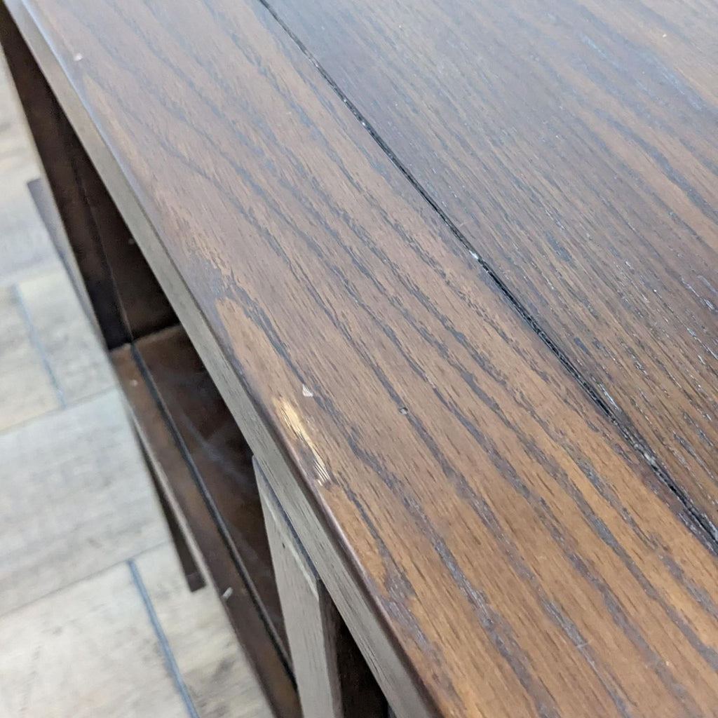 Close-up of the console table’s wood grain and texture, highlighting its quality craftsmanship.