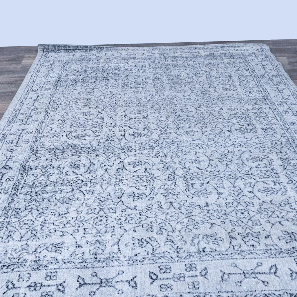 nuLOOM transitional rug with Persian pattern, 100% Polypropylene and machine-woven in Turkey.