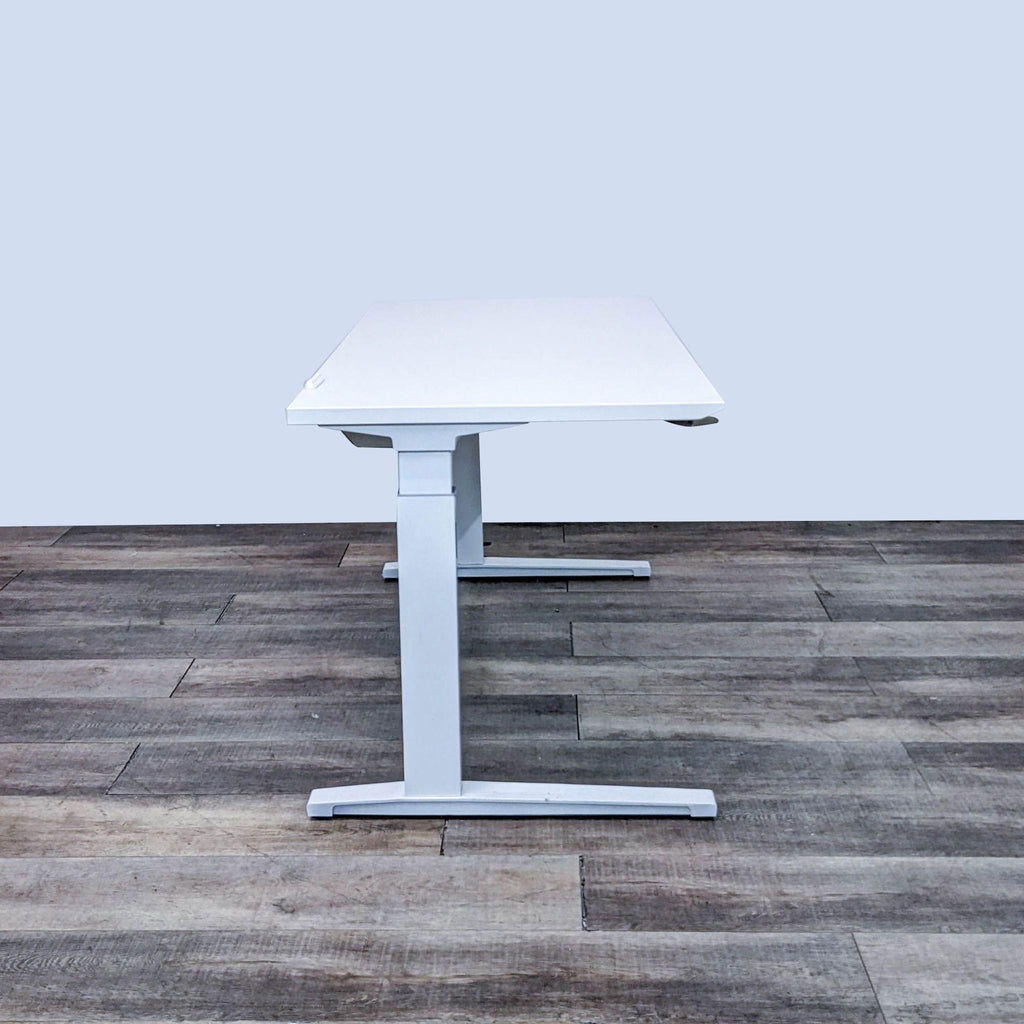 Sit/Stand Modern Desk