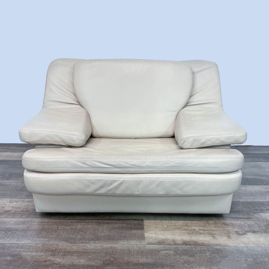 Contemporary Leather Lounge Chair