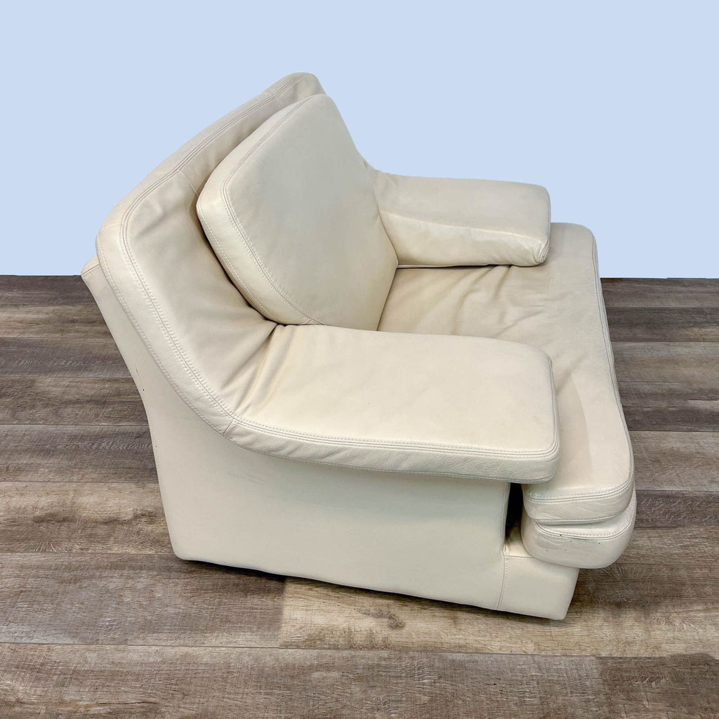 Contemporary Leather Lounge Chair