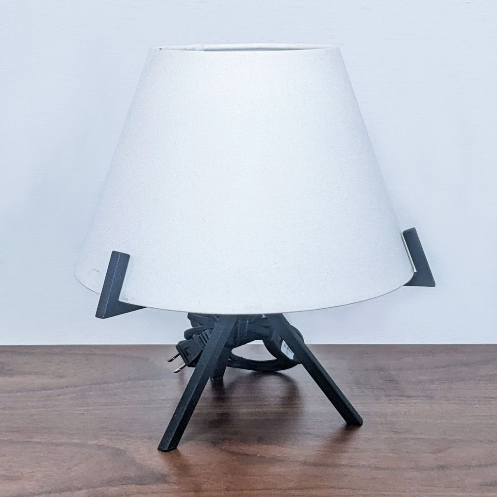 Modern Tripod Table Lamp