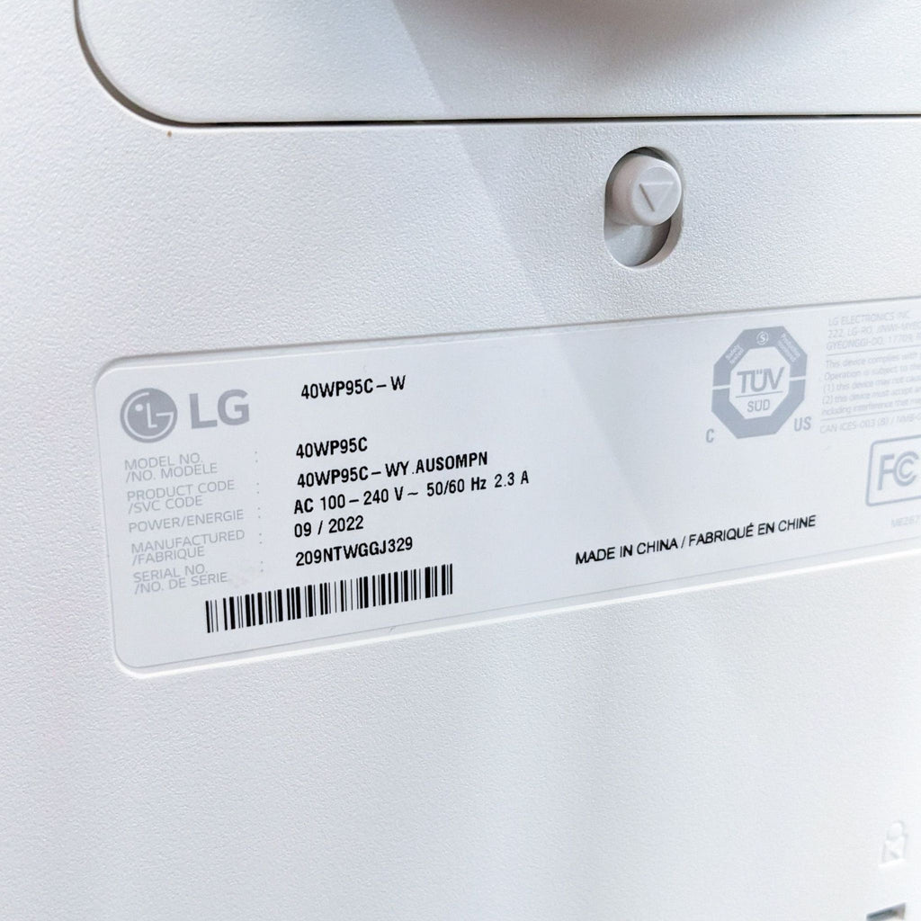 LG UltraWide Monitor 40WP95C