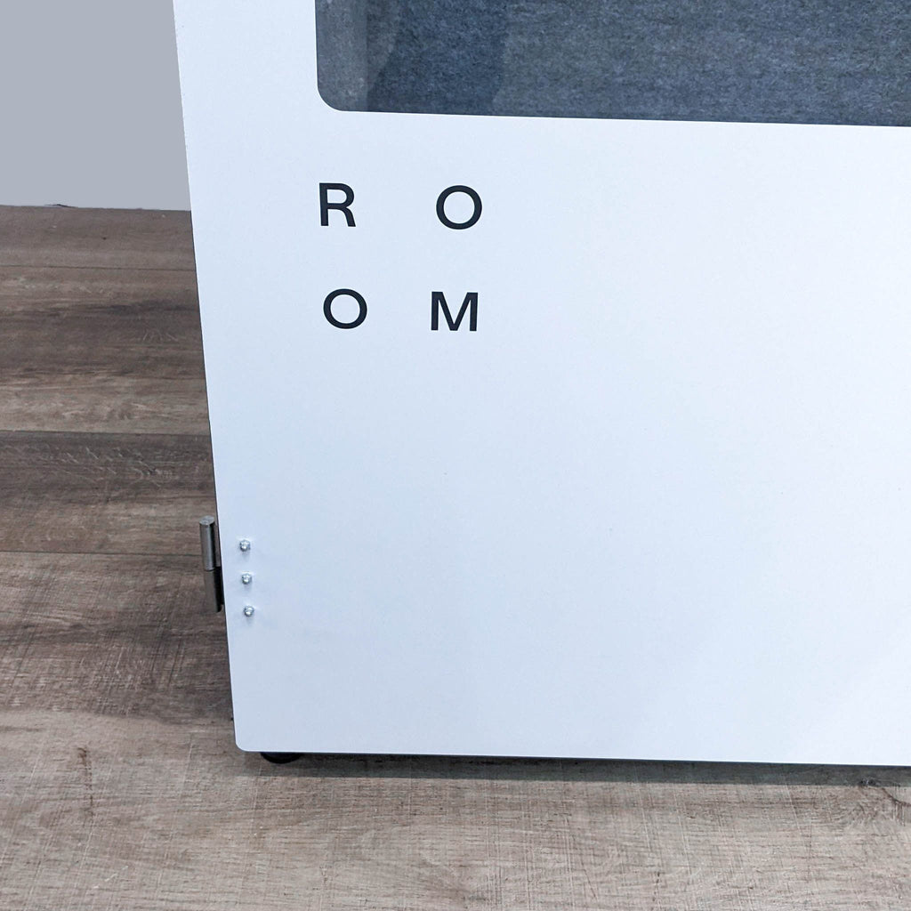 ROOM  Private Work Booth with Acoustic Features
