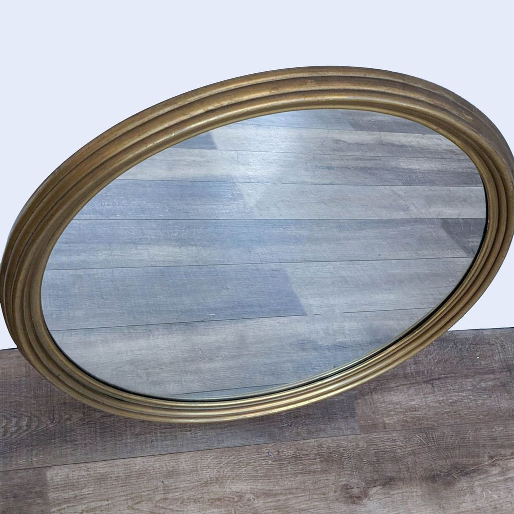 Elegant Vintage-Style Round Wall Mirror with Gold Frame