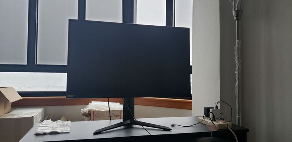 Certainly! However, I notice that the images themselves and the full description are missing from your message. Could you please provide either the images, their descriptions, or a summary of the features and appearance? This information will help me generate accurate and distinct alt texts for you.