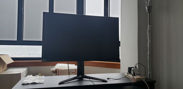 Certainly! However, I notice that the images themselves and the full description are missing from your message. Could you please provide either the images, their descriptions, or a summary of the features and appearance? This information will help me generate accurate and distinct alt texts for you.