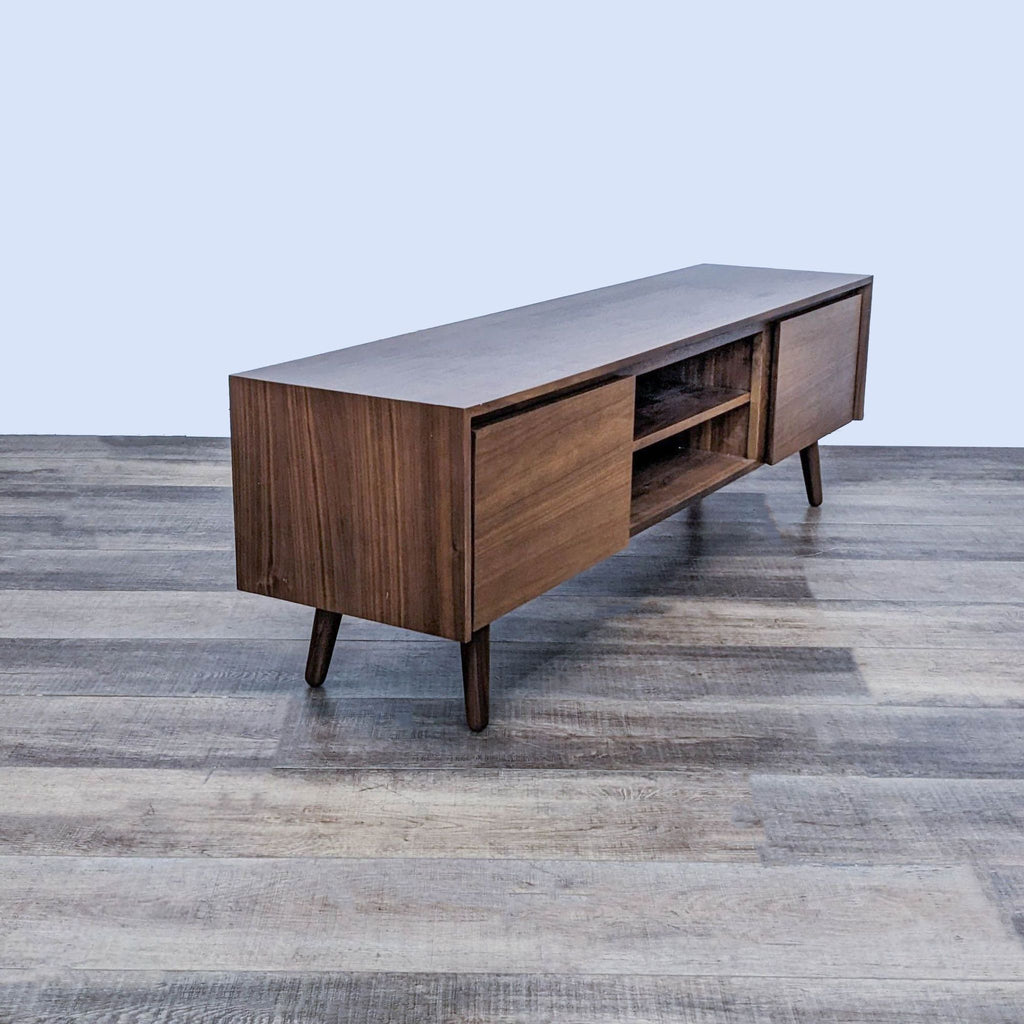 Article Seno Walnut Media Unit