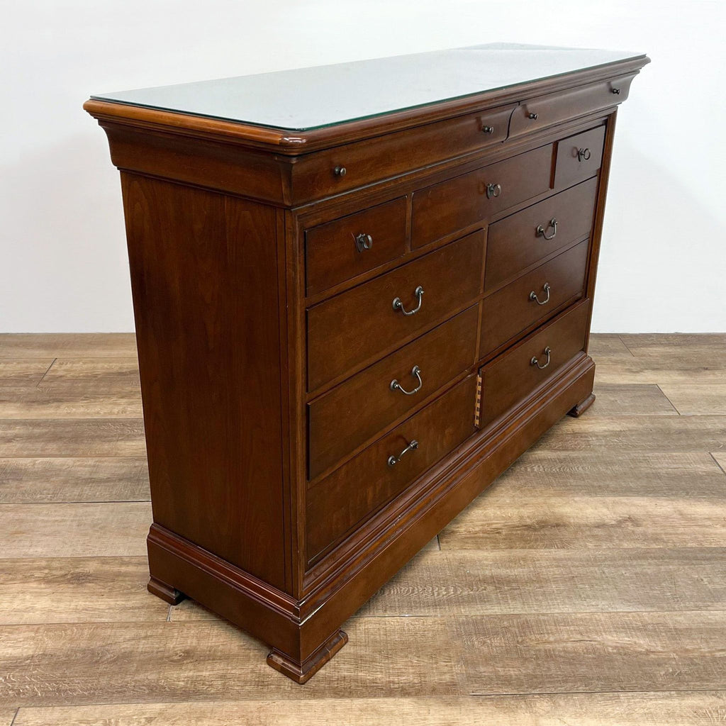 Classic Thomasville 11 Drawer Wooden Dresser with Spacious Drawers