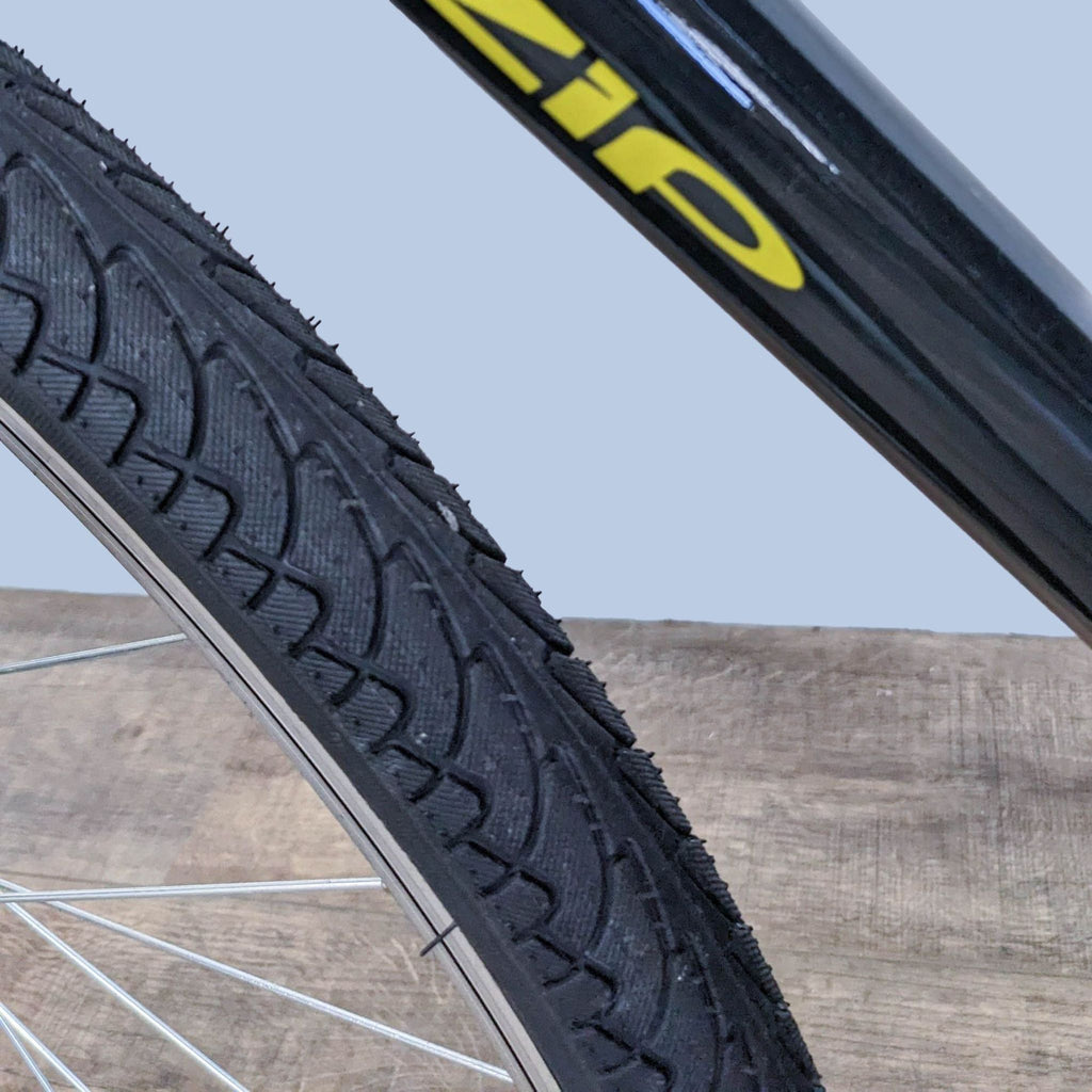 IZIP Comfort Cruiser Bike for Urban Commuting and Leisure Rides