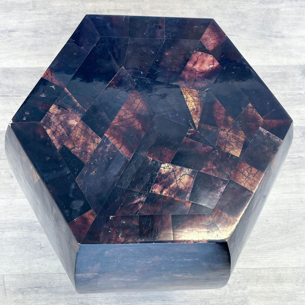 a [ unused0 ] and marble cube table