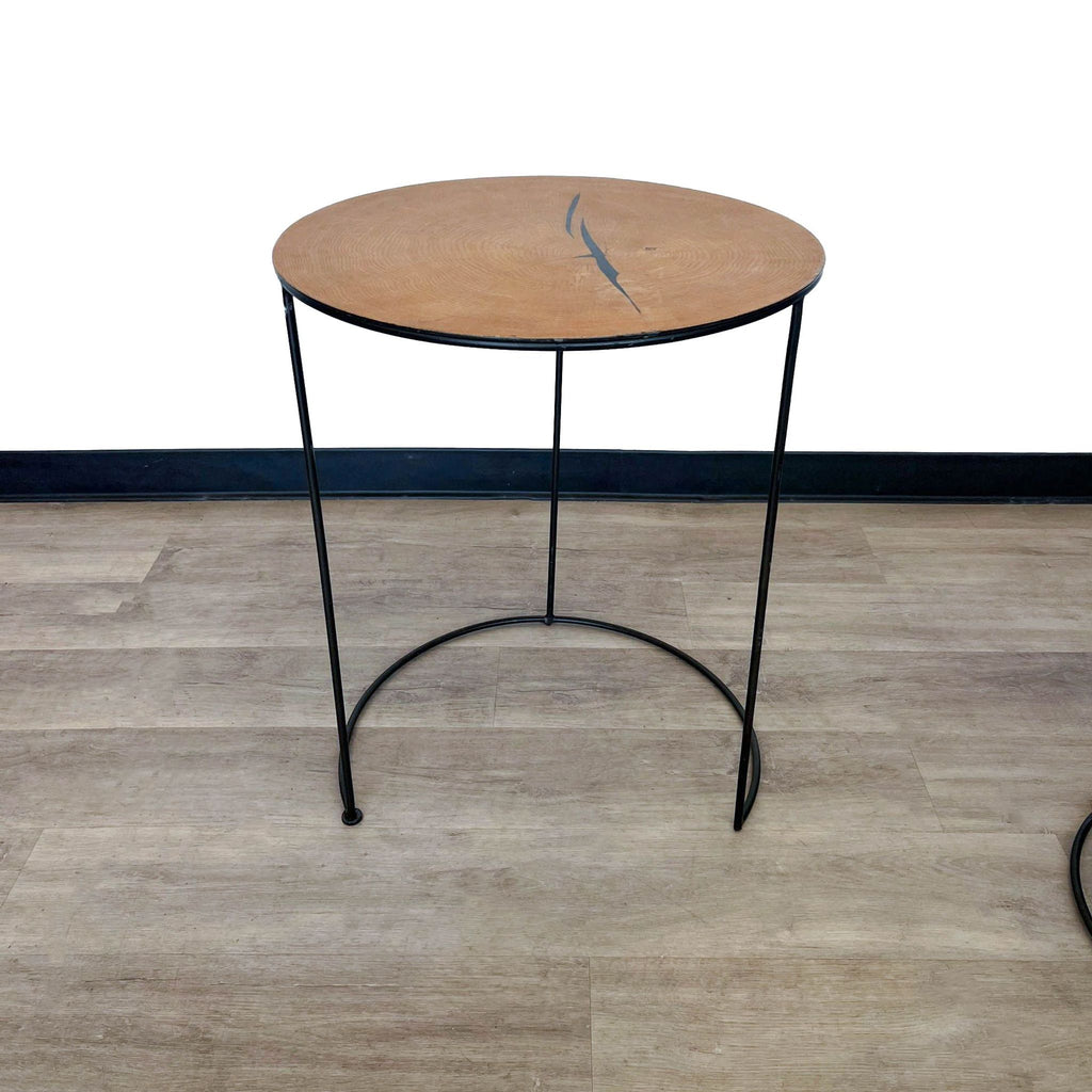 the [ unused0 ] table with a round top