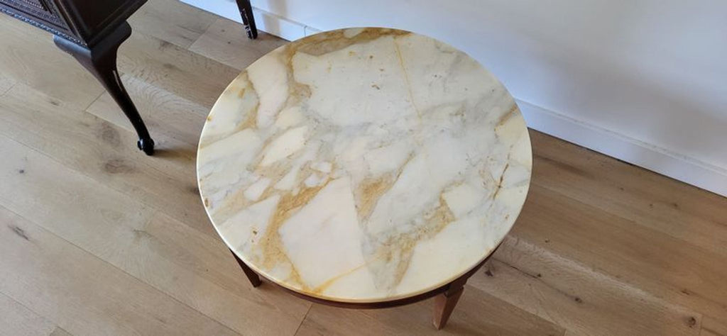 Given that the item belongs to the "Coffee Table" category and without further details, here are three generic sample alt texts. Please replace them with more specific ones once you provide the necessary details.