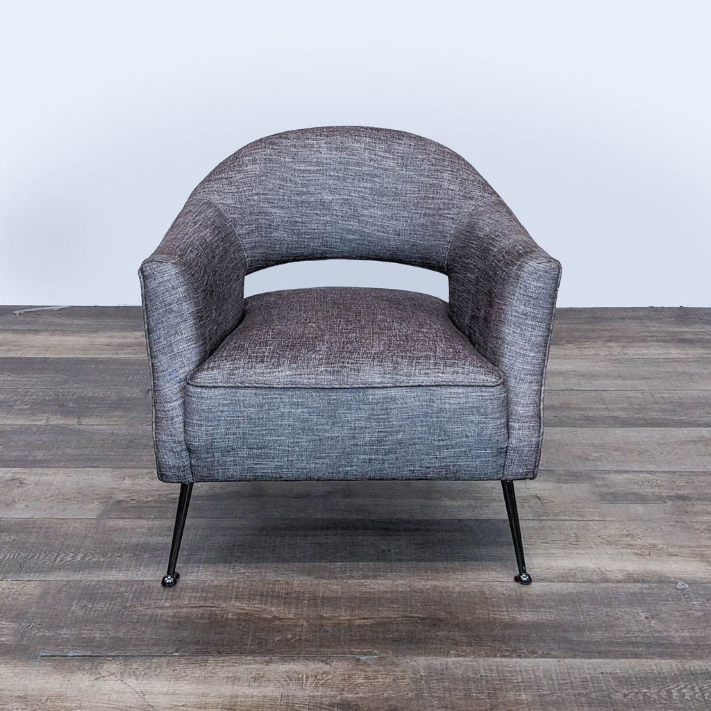 the [ unused0 ] - - swivel chair