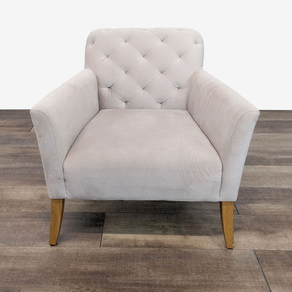 the [ unused0 ] chair is a modern take on the classic style of the tufted chair