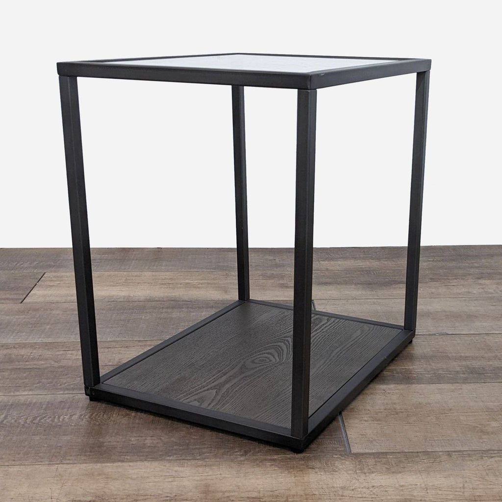 the square side table in black