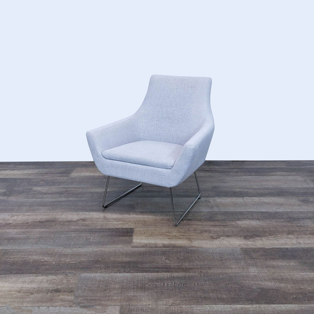 Modern Adesso Kendrick Lounge Chair in Light Grey Fabric