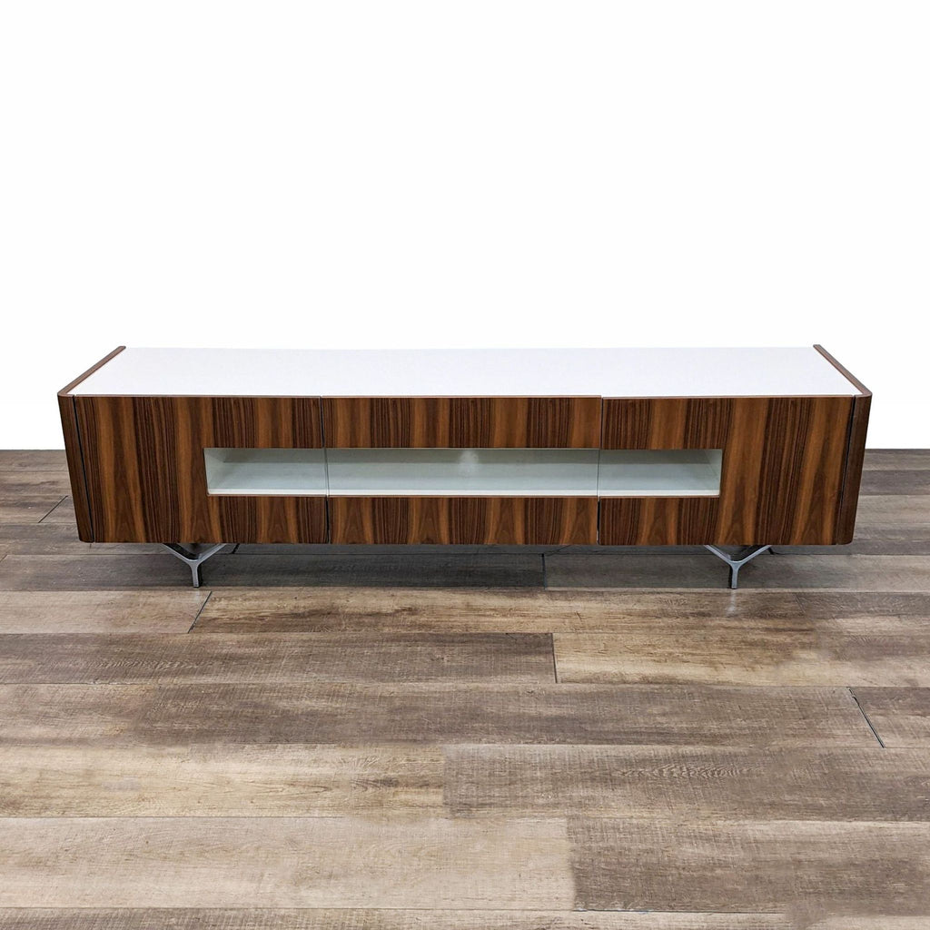 Kinwai Media Console