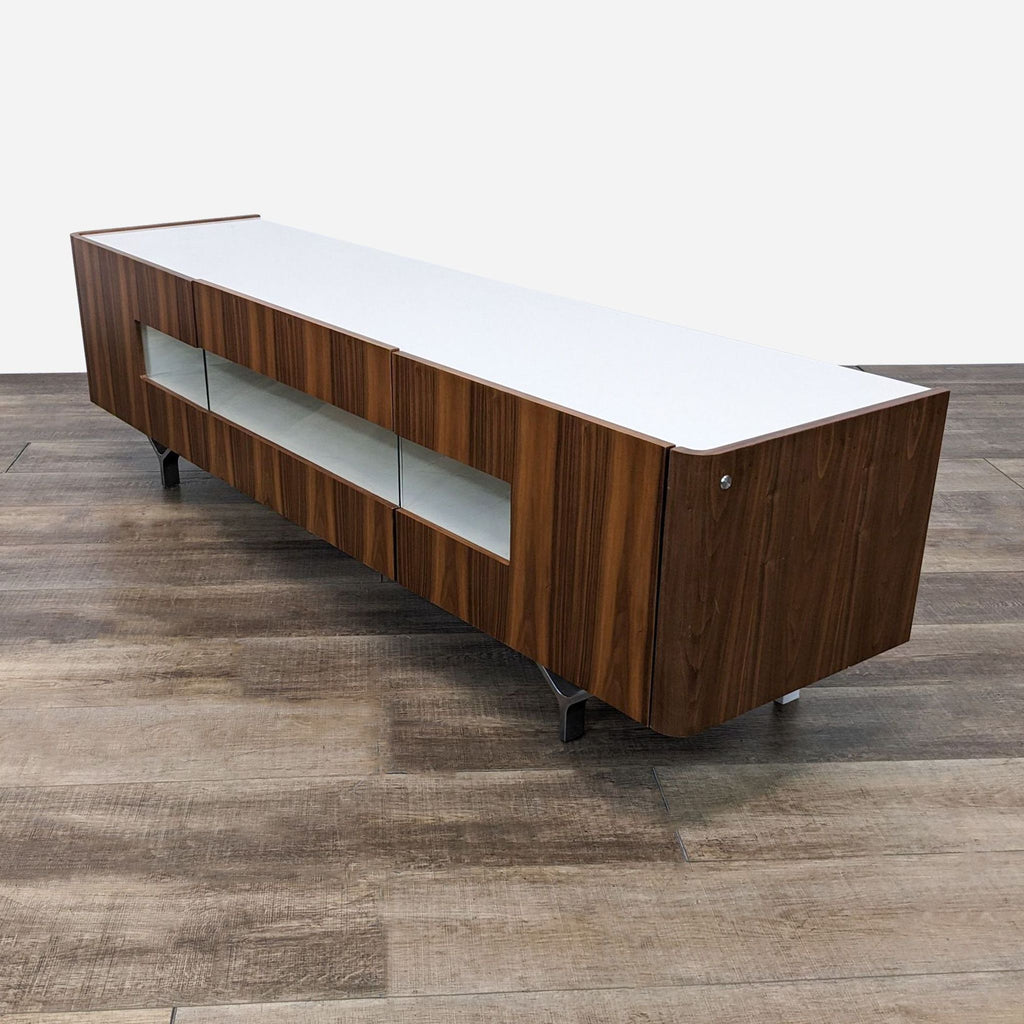 Kinwai Media Console