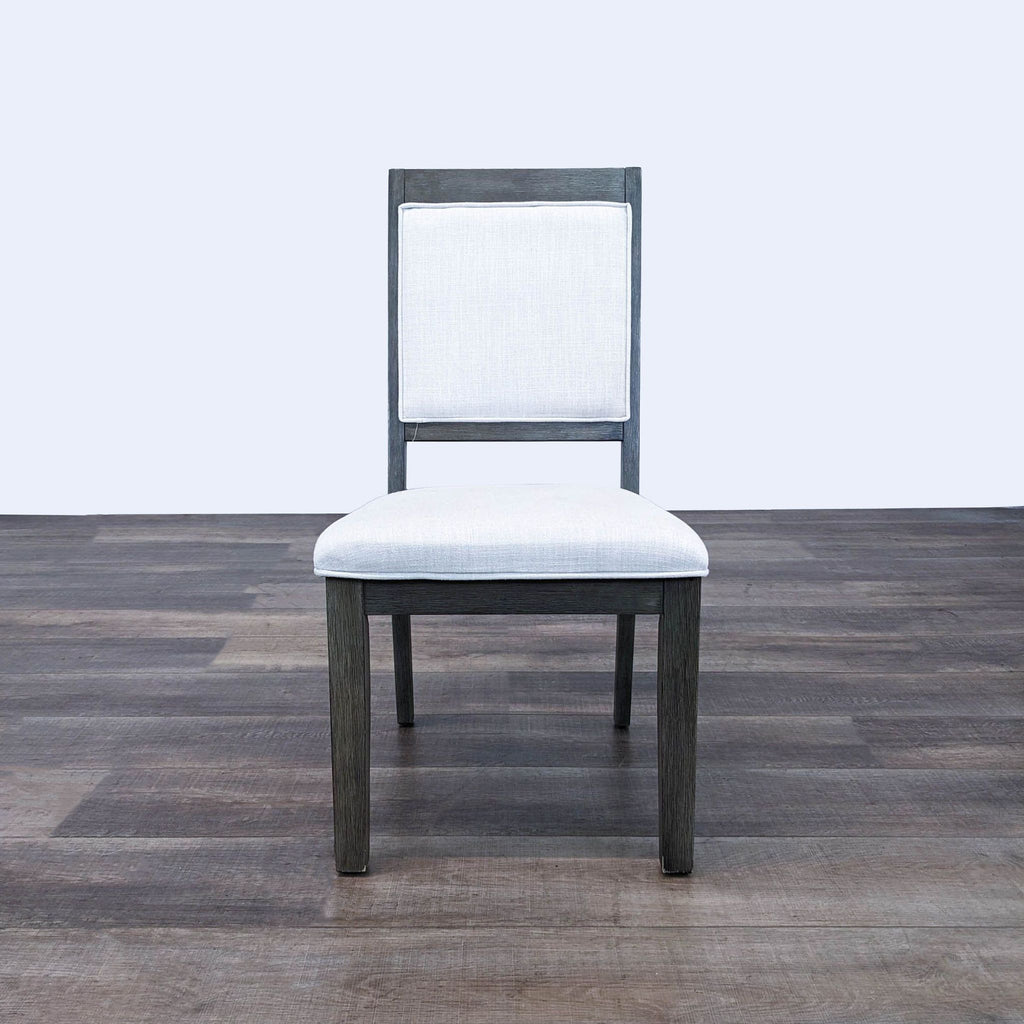 the [ unused0 ] dining chair