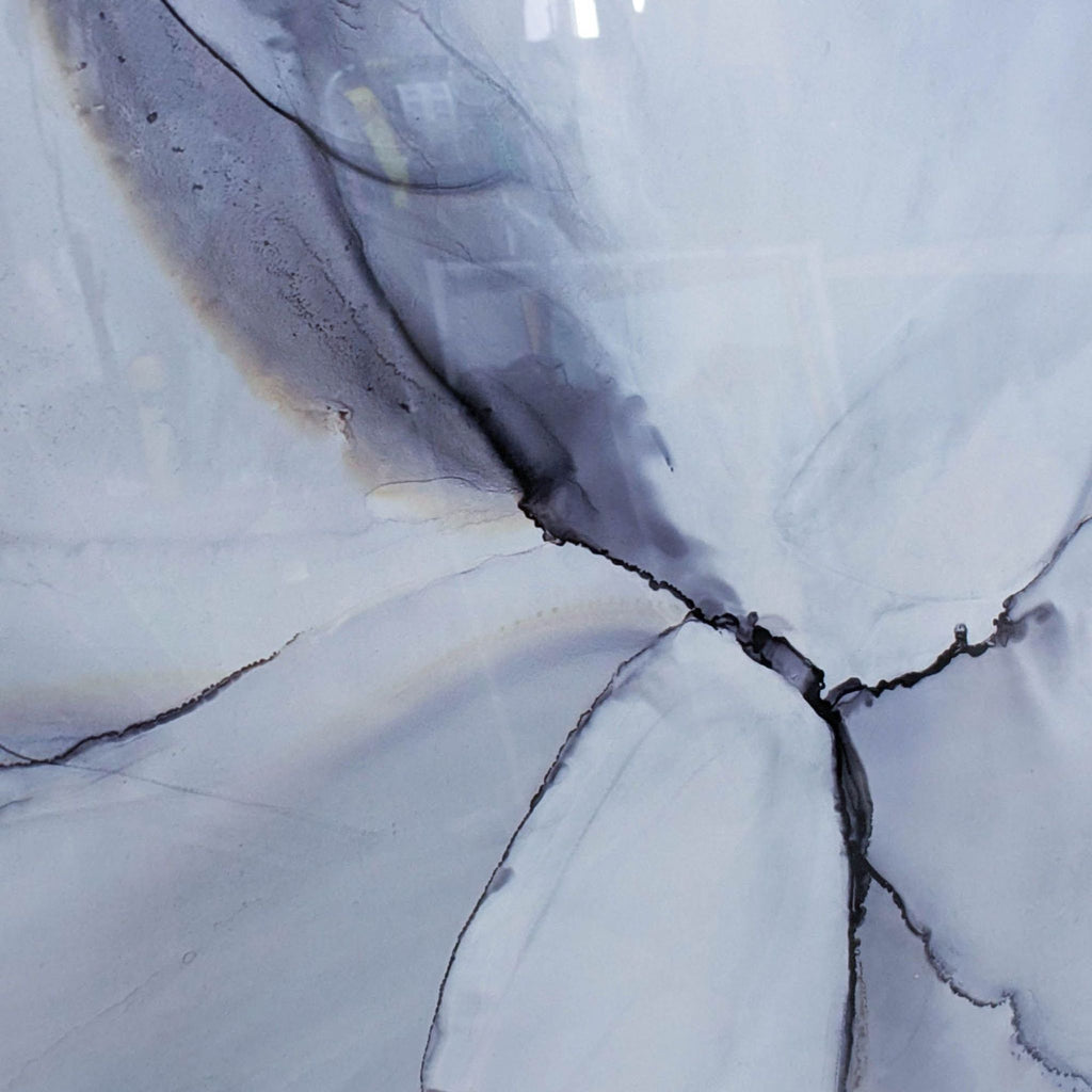 a close up of a marble slab with a crack in the middle.