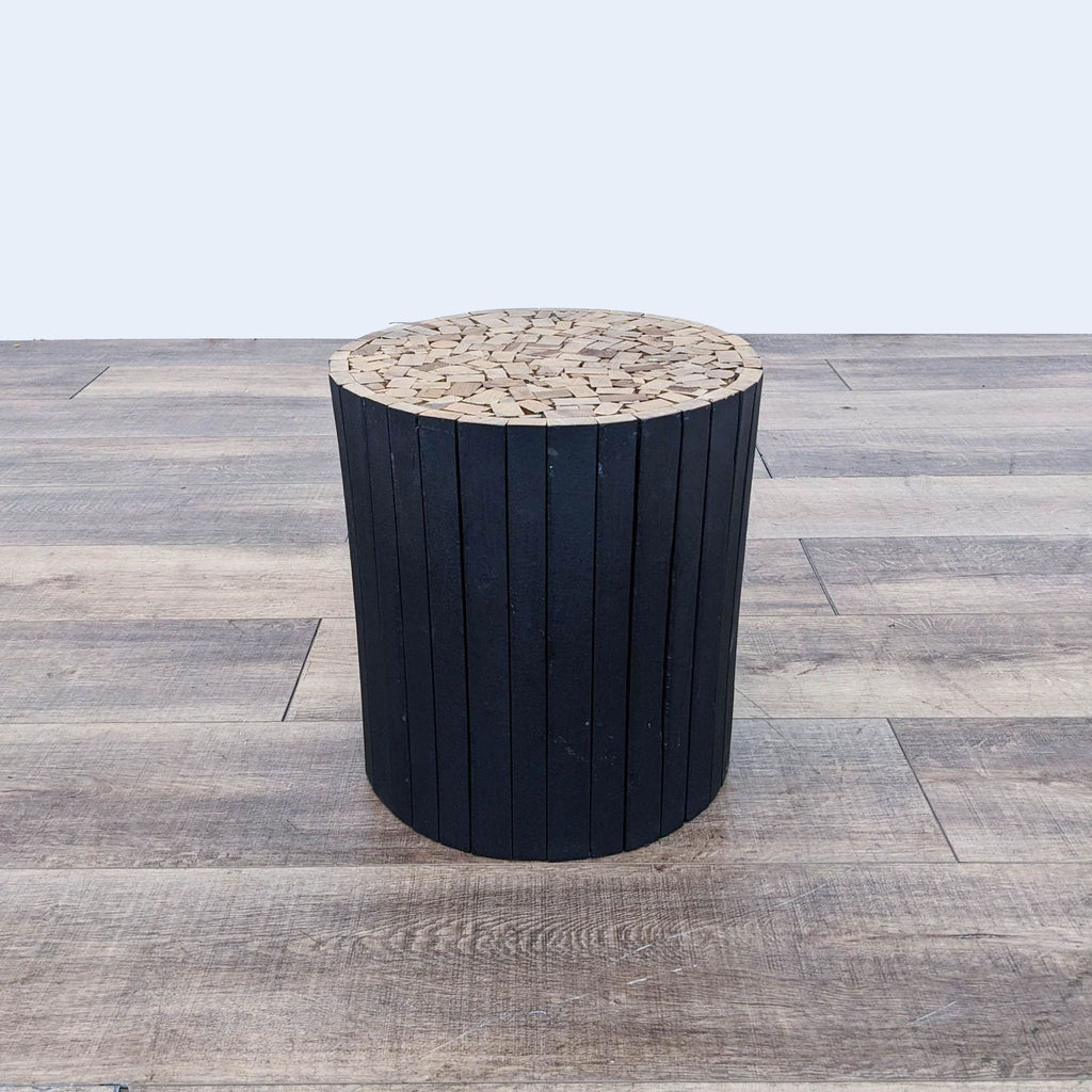 a black wooden base with a black base.