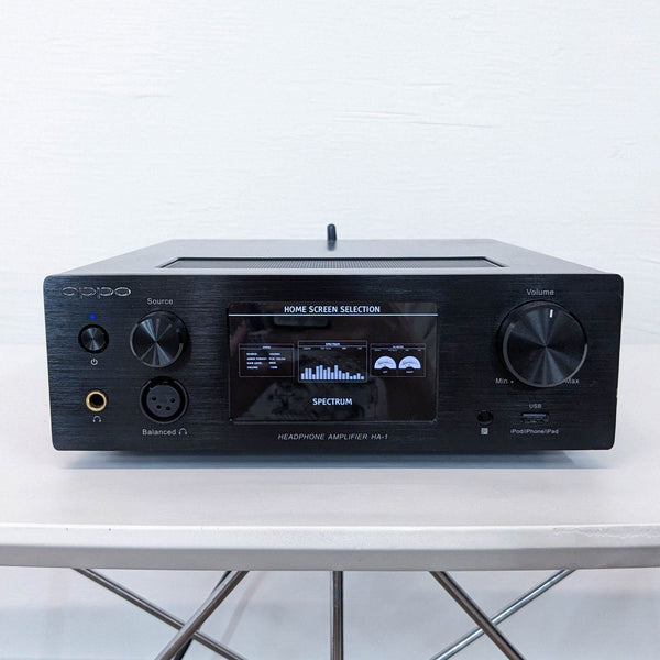 a vintage hifi stereo receiver with a hifi audio system.