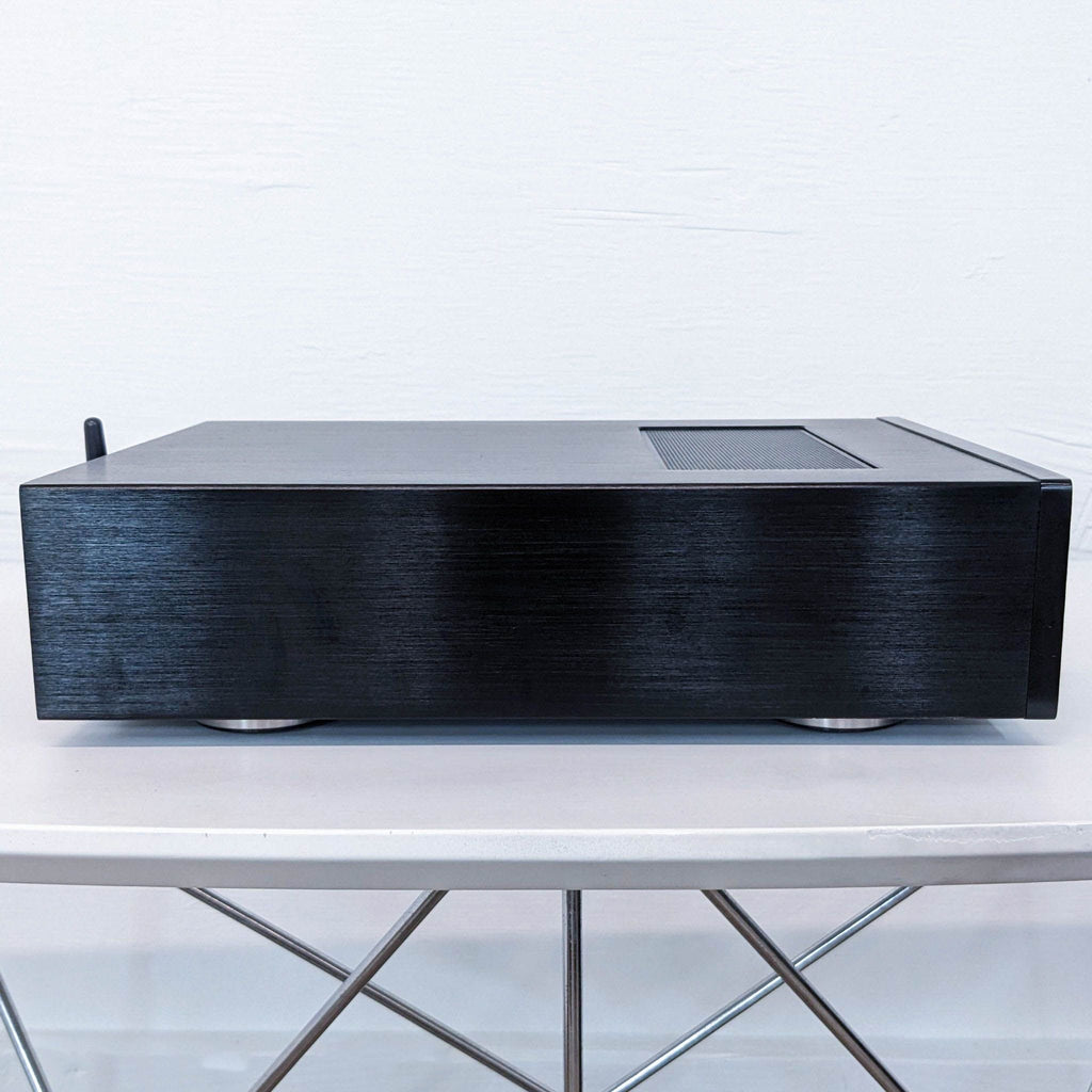 the [ unused0 ] is a high end audio system with a high end volume control.