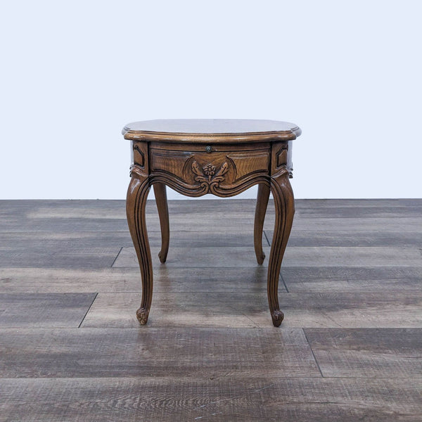 a french antique french round table