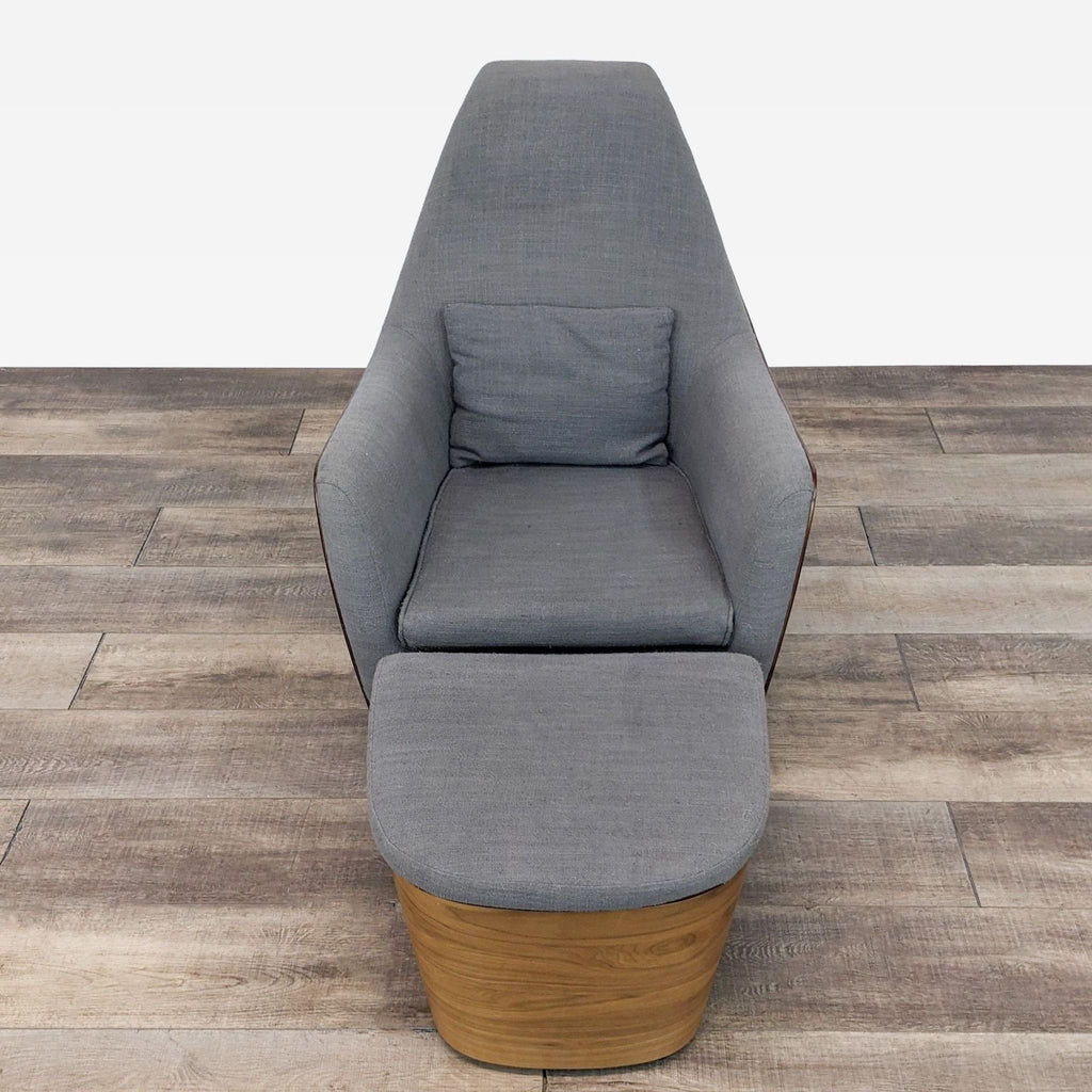 the [ unused0 ] lounge chair with ottoman