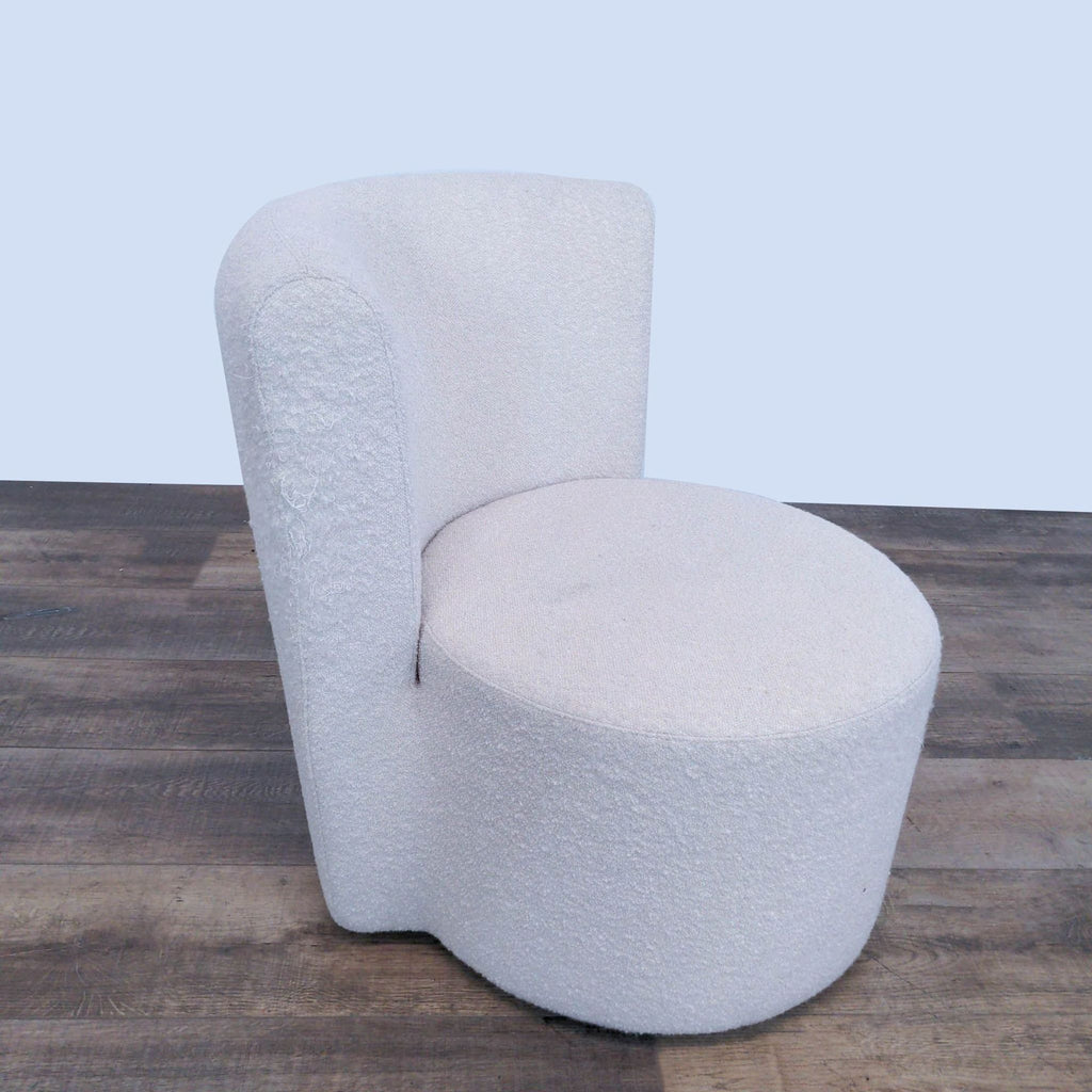 the [ unused0 ] chair is a modern design with a soft, soft, and comfortable fabric